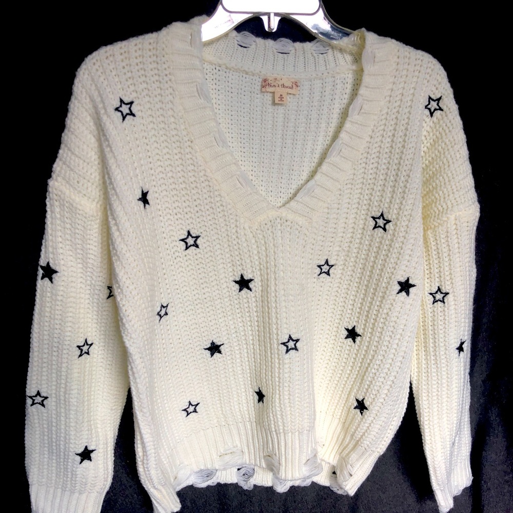Gorgeous Hem & Thread Embroidered Star Sweater Medium White w/Black Stars